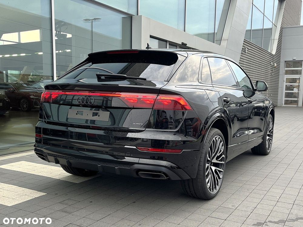 Audi Q8 - 10
