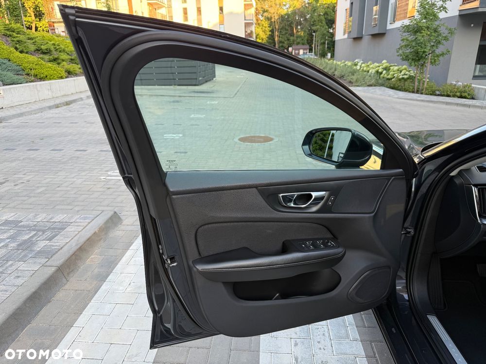 Volvo V60 D4 Momentum Pro - 11