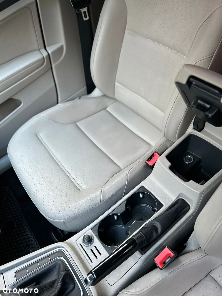 Volkswagen Golf - 26
