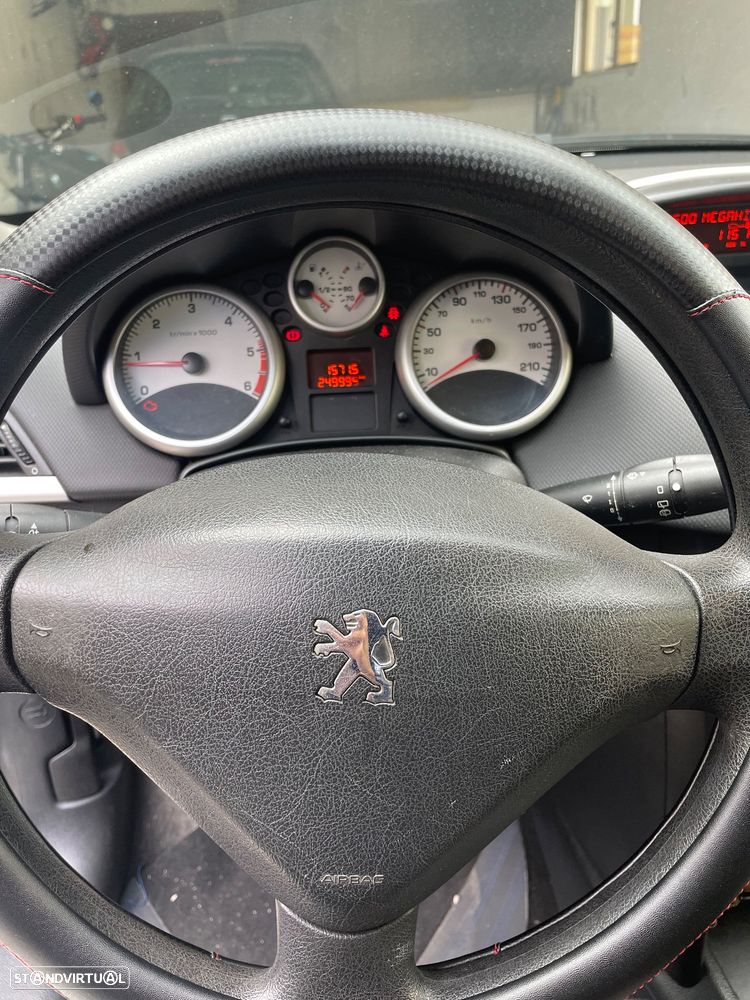 Peugeot 207 1.4 HDi Urban - 10