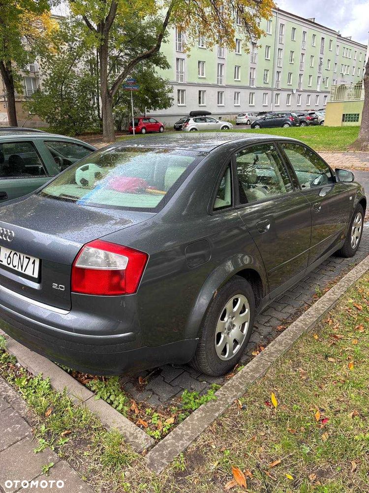 Audi A4 Limousine - 3