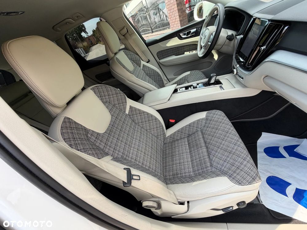 Volvo XC 60 B4 D AWD Momentum Pro - 14