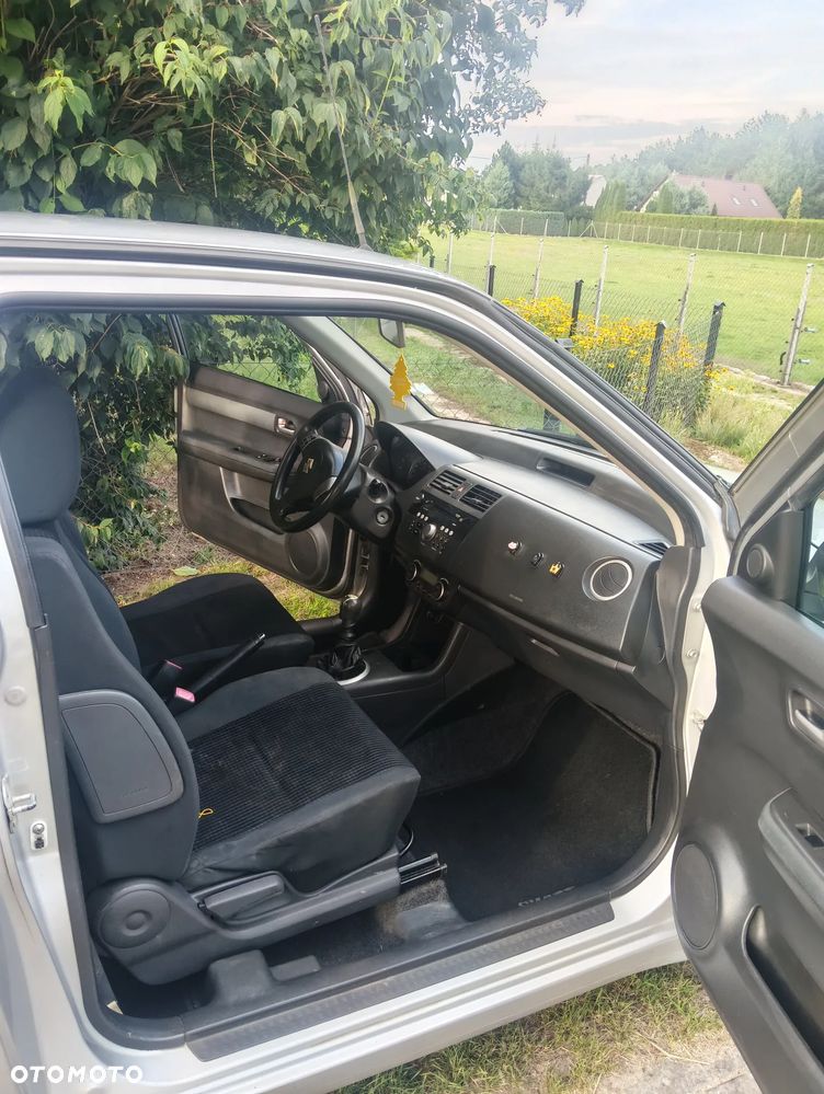 Suzuki Swift - 7