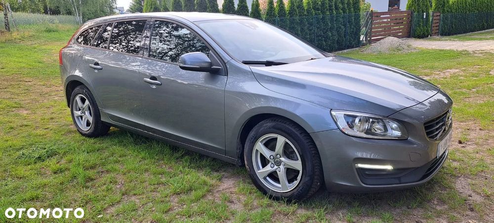 Volvo V60 D2 Momentum - 2