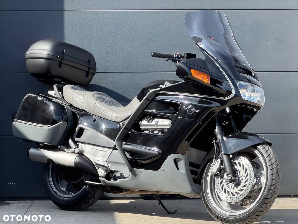 Honda ST - 1