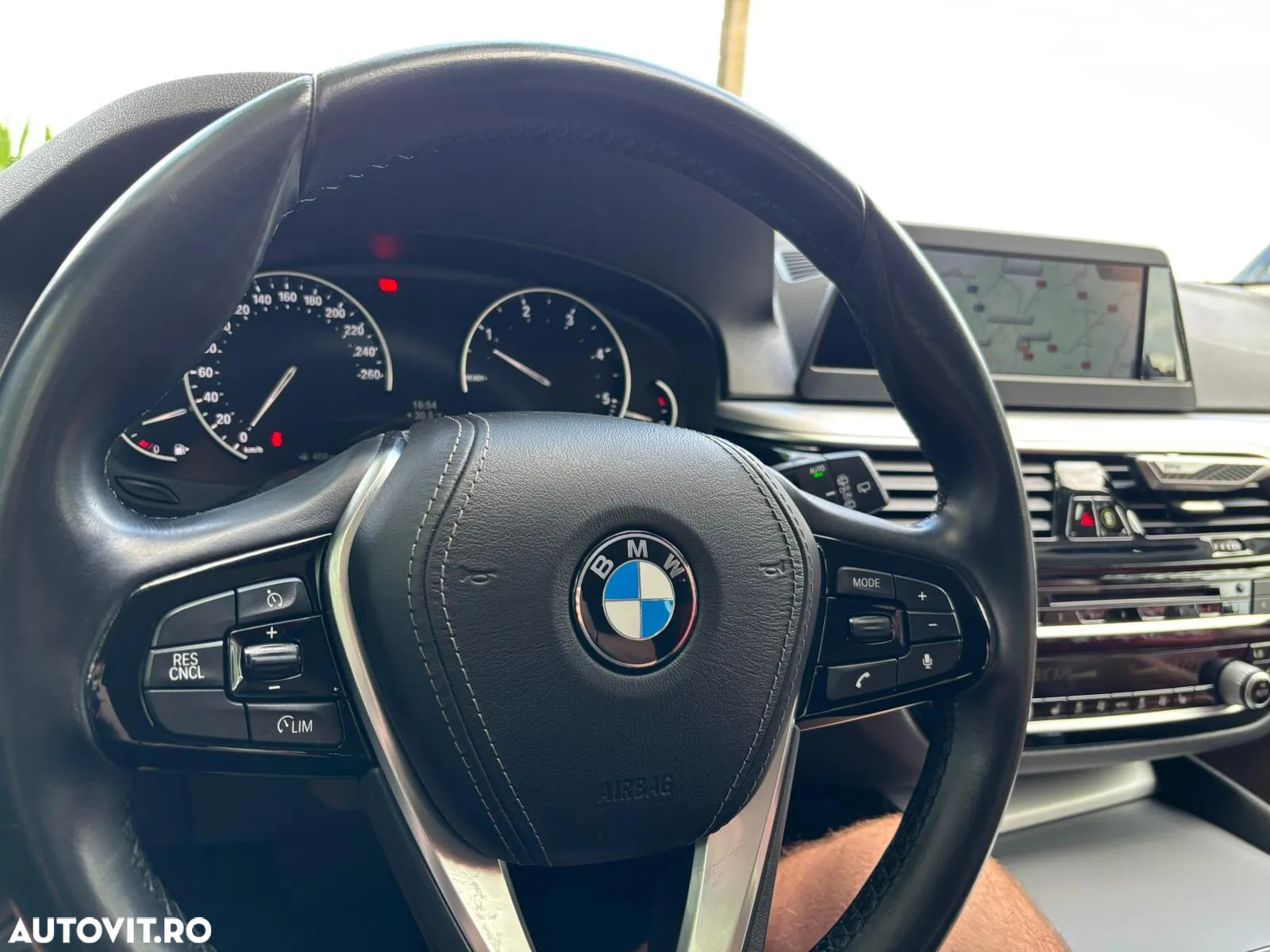 BMW Seria 5 520d AT - 13