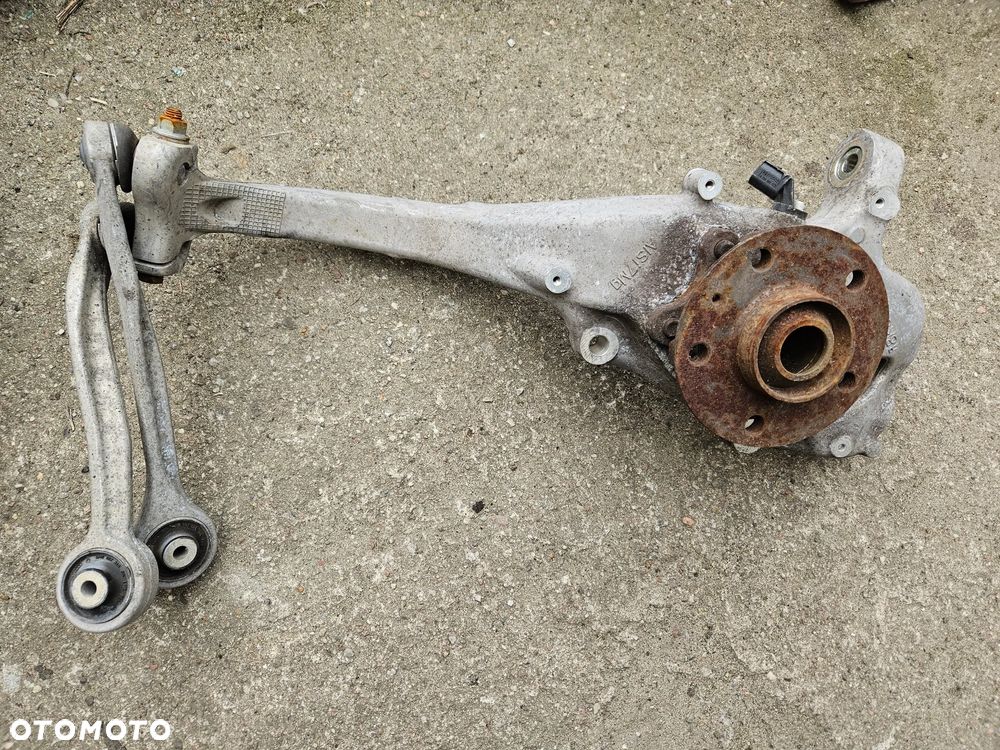 Zwrotnica prawa przód piasta Audi A4 B8 A5 8T 8K0407258L - 1