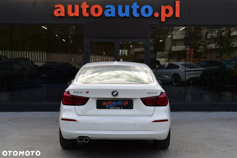 BMW Seria 3 320i Advantage sport - 22