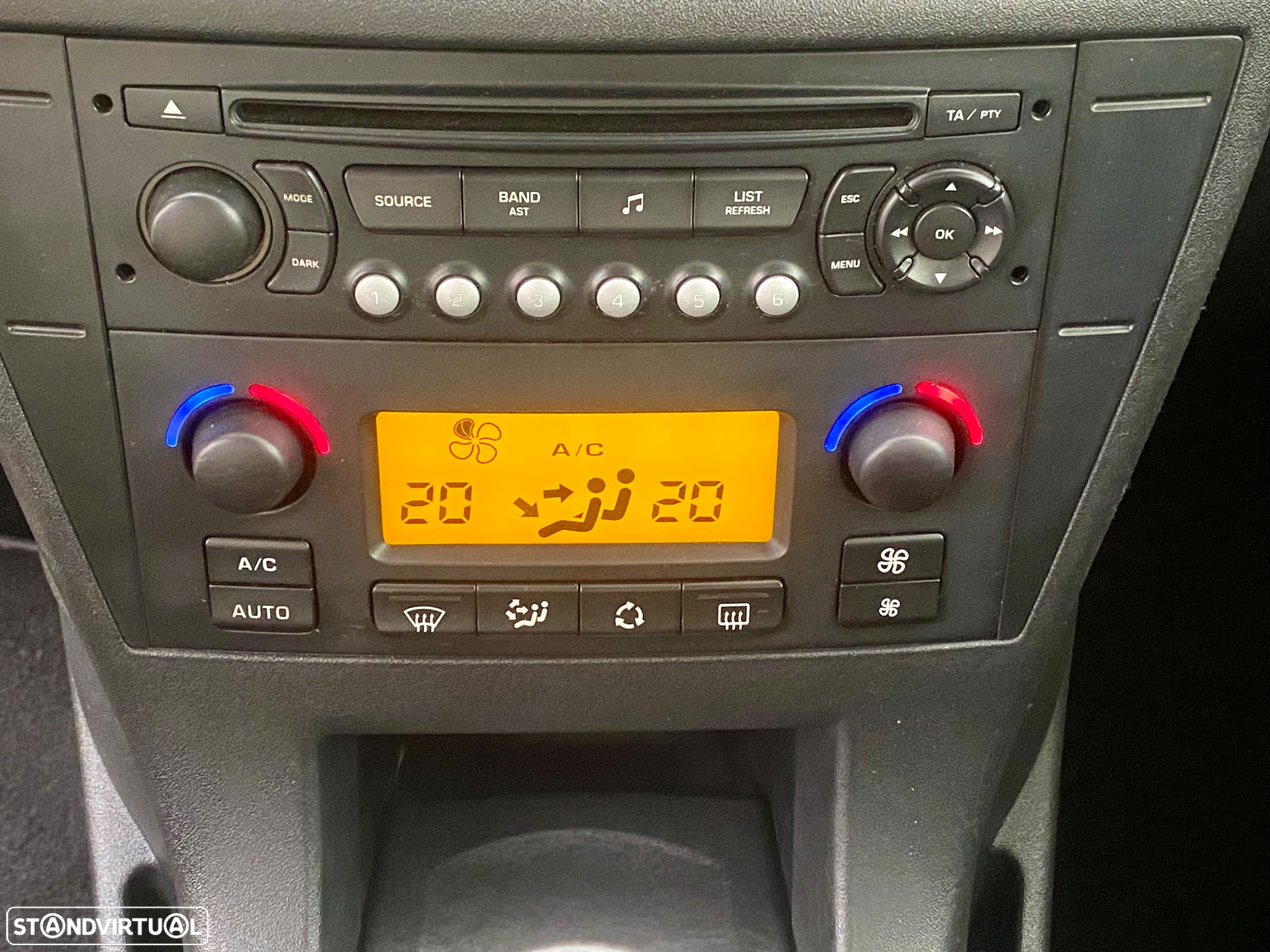 Citroën C4 1.6 HDi 110 Exclusive - 35