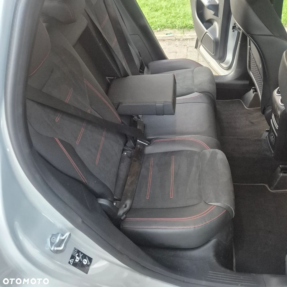 Mercedes-Benz GLA 180 d 8G-DCT AMG Line - 23