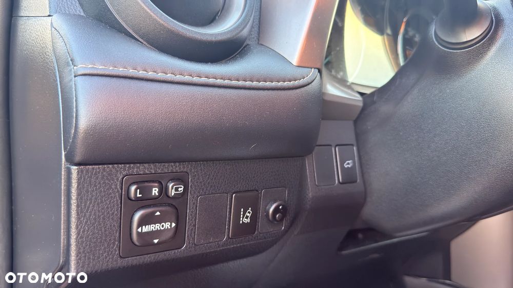 Toyota RAV4 Hybrid Premium 4x2 - 26