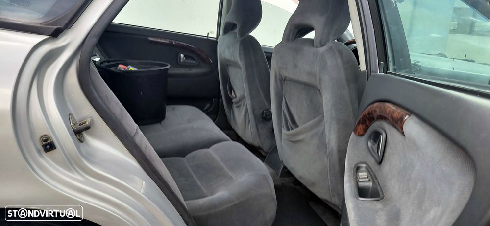 Volvo S40 1997 photo 5