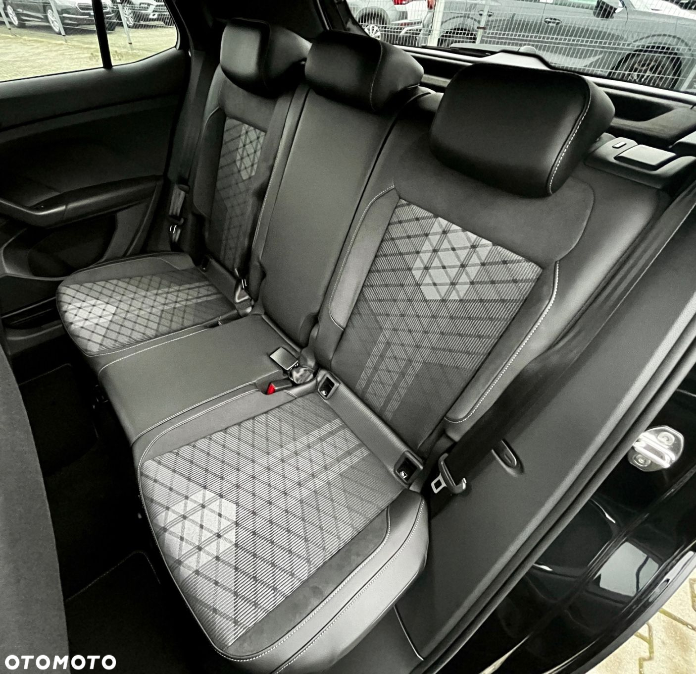 Volkswagen T-Cross - 13