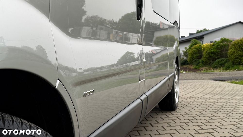 Opel Vivaro - 18
