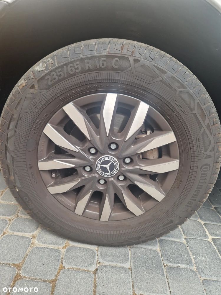 Mercedes-Benz Sprinter - 12