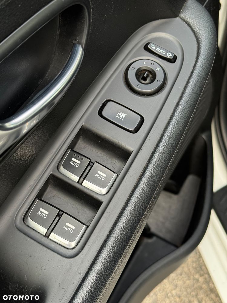 Kia Carens 1.7 CRDi 115 Dream Team Edition - 21