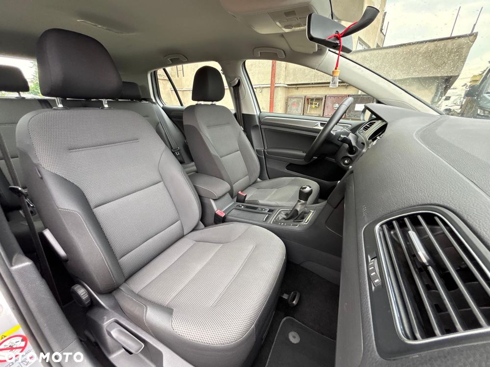 Volkswagen Golf - 20