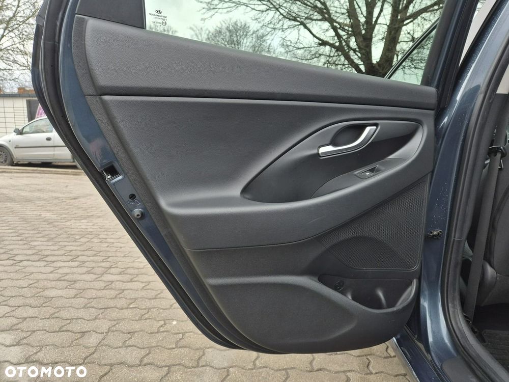 Hyundai i30 1.5 T-GDI 48V Smart - 17