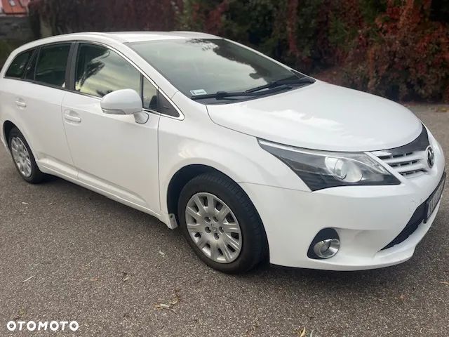Toyota Avensis 1.6 Premium - 1
