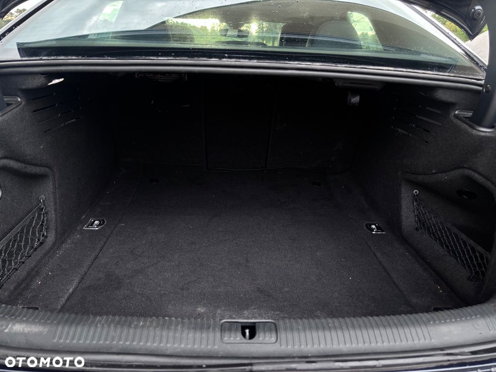 Audi A4 Limousine - 18