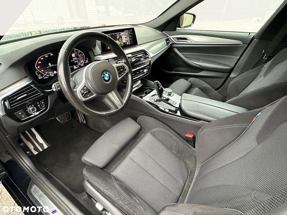 BMW Seria 5 520d xDrive M Sport sport - 9
