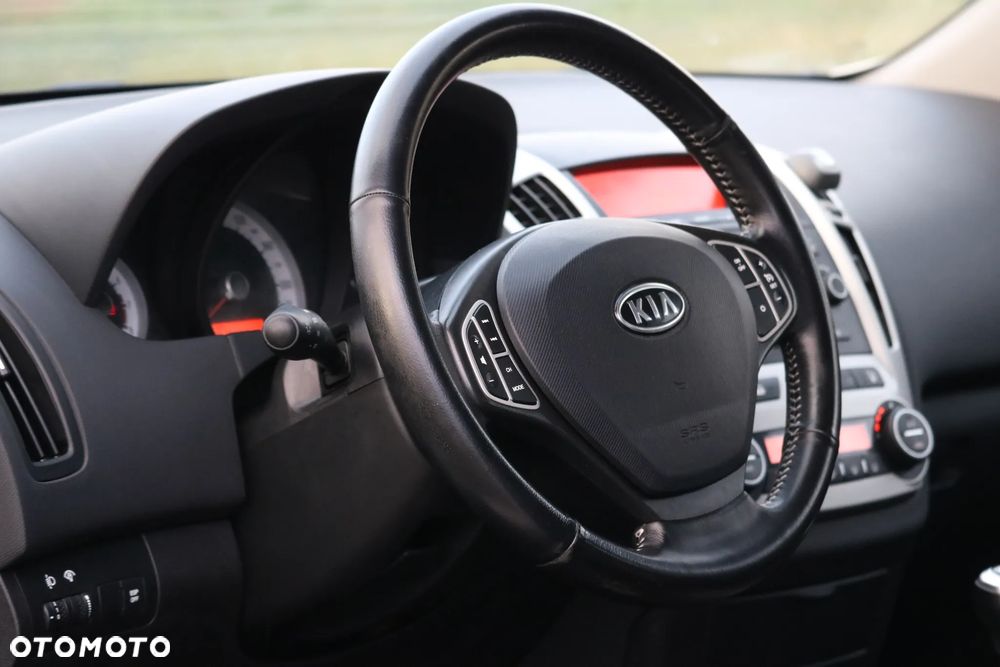 Kia ProCeed 2.0 CVVT TX - 14