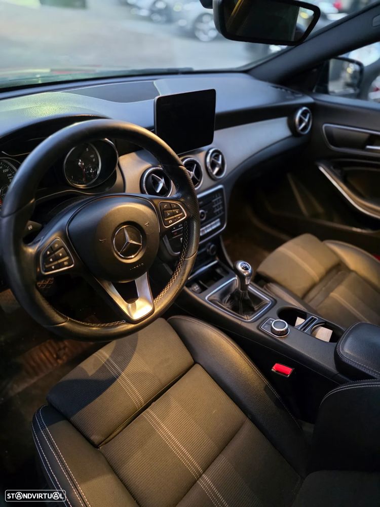 Mercedes-Benz CLA 180 d BlueEFFICIENCY Edition - 8