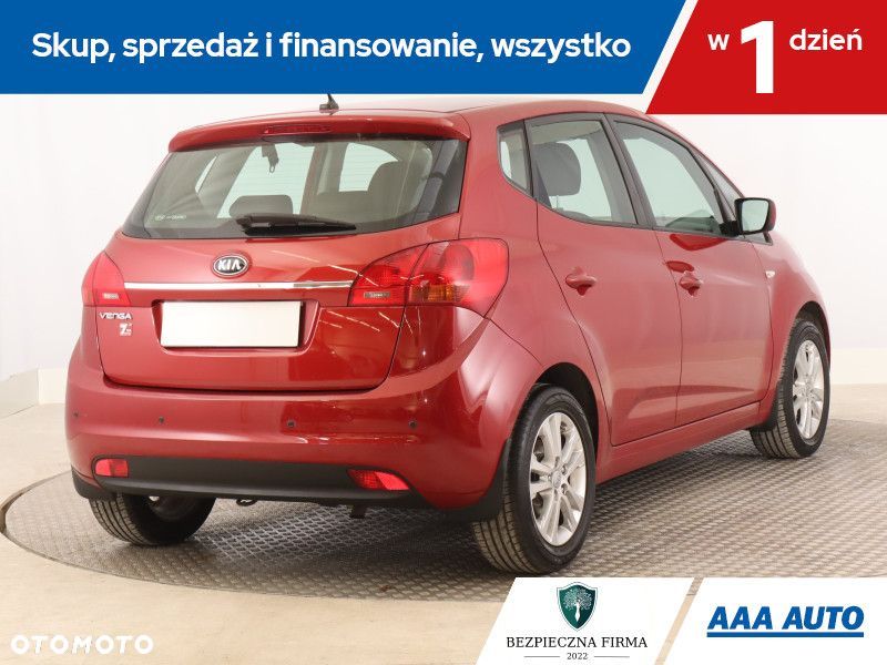 Kia Venga - 7