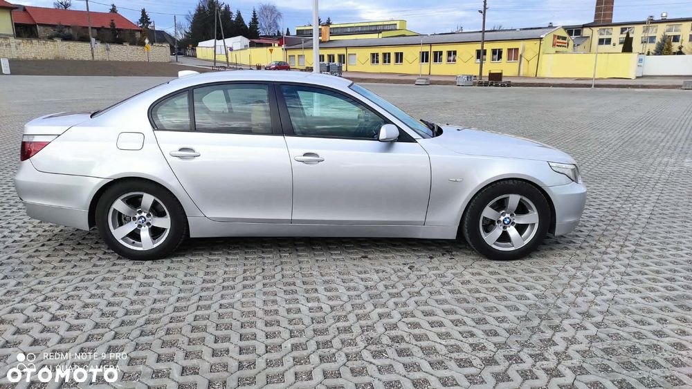 BMW Seria 5 525i - 4