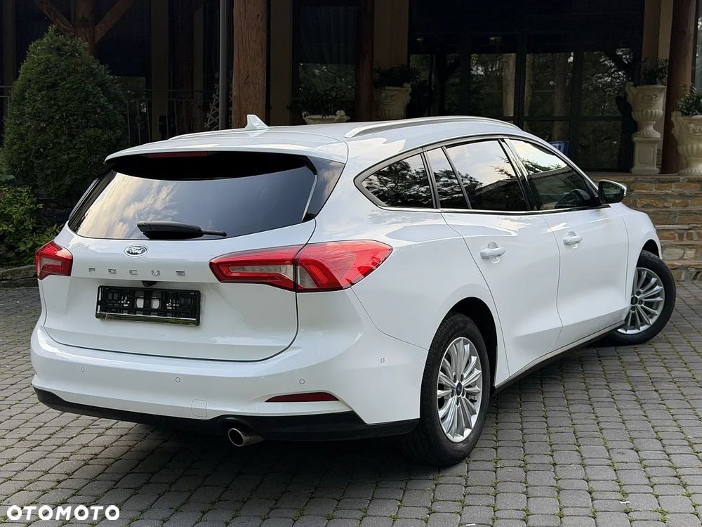 Ford Focus 1.5 EcoBlue Start-Stopp-System TITANIUM DESIGN - 12