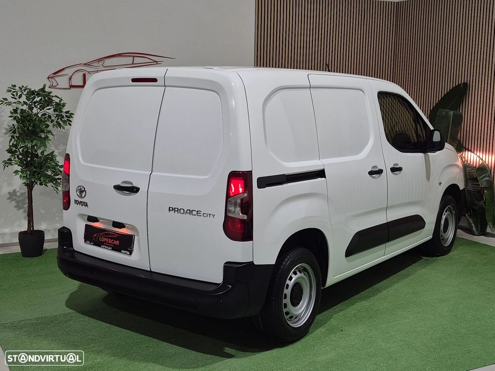 Toyota Proace 1.5D - 2022 - 3 LUG | GARANTIA | NACIONAL - 4