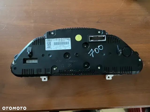 LICZNIK ZEGARY AUDI Q7 3.0 4L0920931A - 2