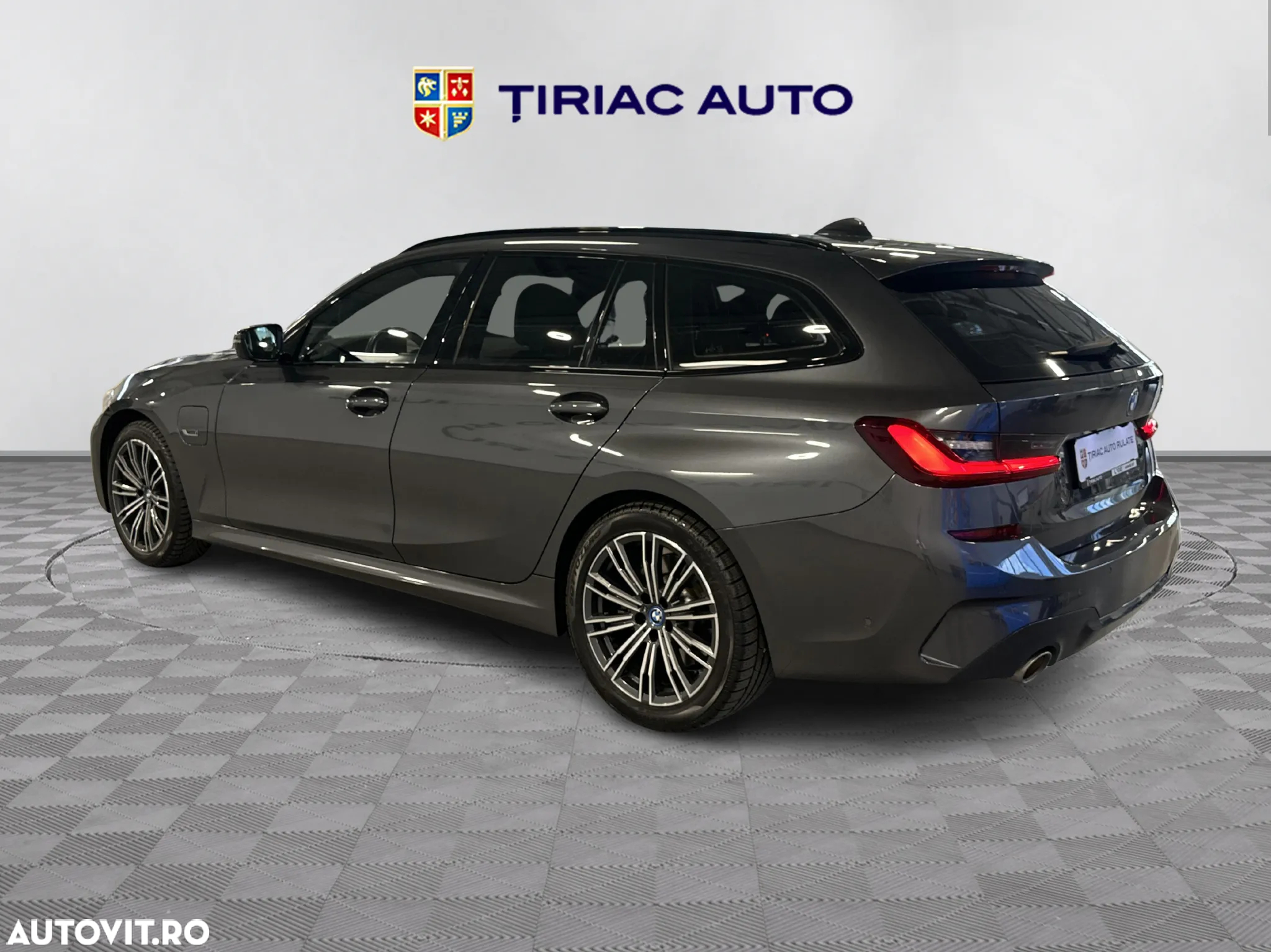 BMW Seria 3 320e Touring Aut. - 3