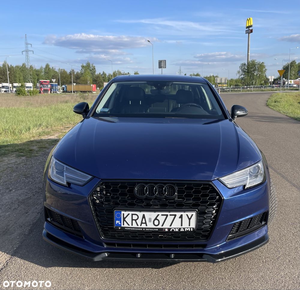 Audi A4 Limousine - 1