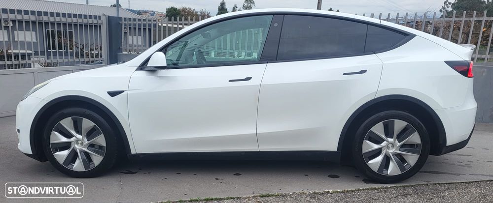 Tesla Model Y Standard - 2