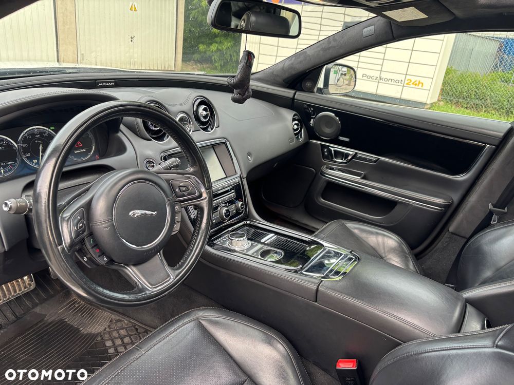 Jaguar XJ 3.0 T AWD R-Sport - 26