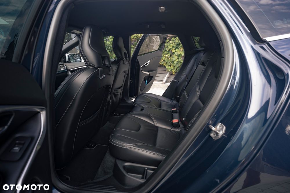 Volvo V40 D4 Geartronic RDesign - 27