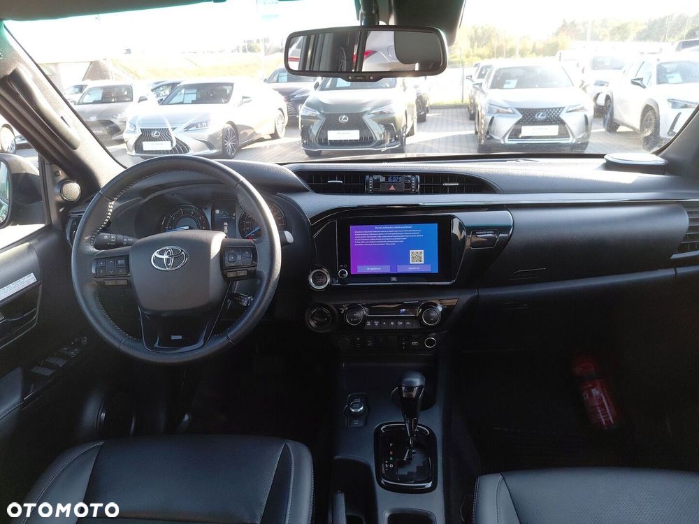 Toyota Hilux 2.8 D-4D mHEV Double Cab Invincible 4x4 - 11