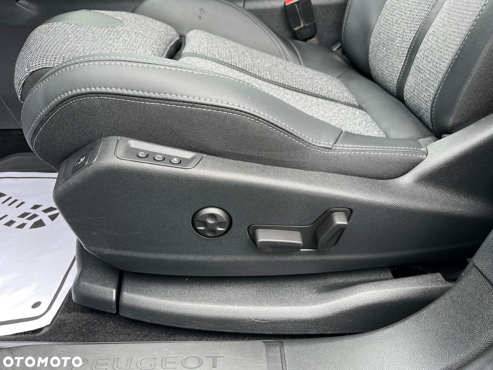 Peugeot 5008 1.5 BlueHDi Allure S&S EAT8 - 24