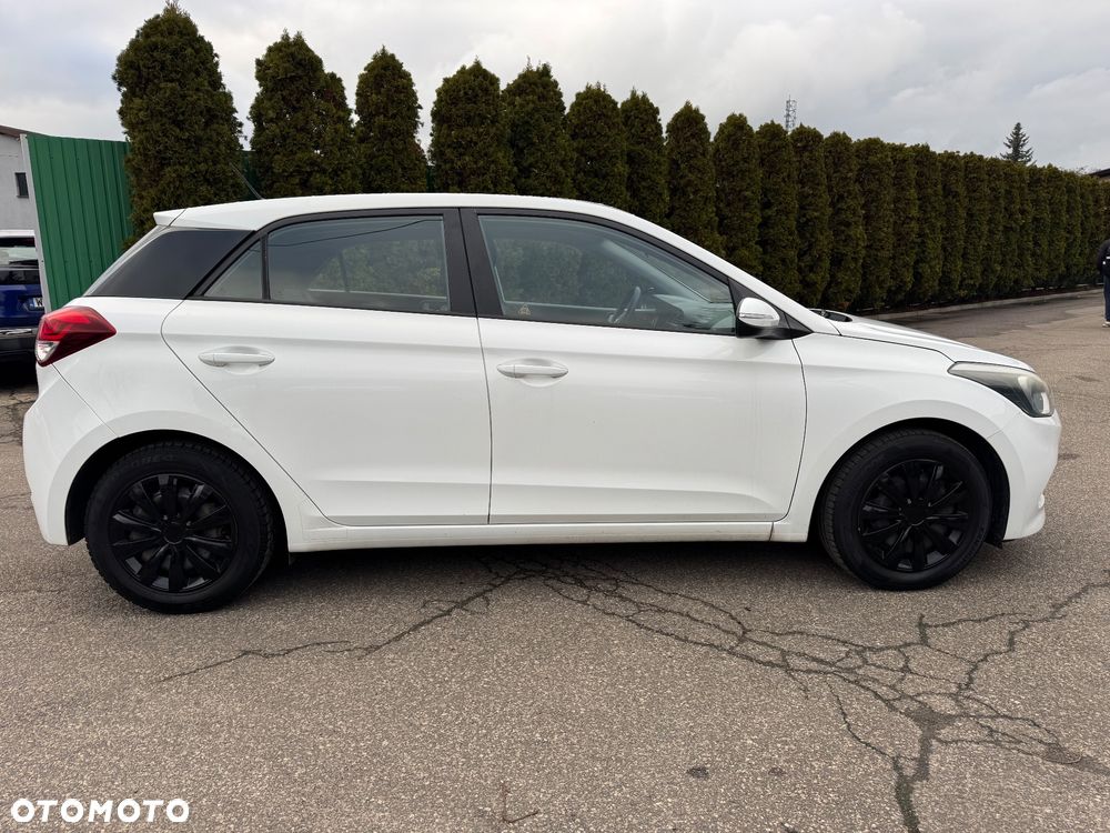 Hyundai i20 1.1 CRDi YES Silver - 6