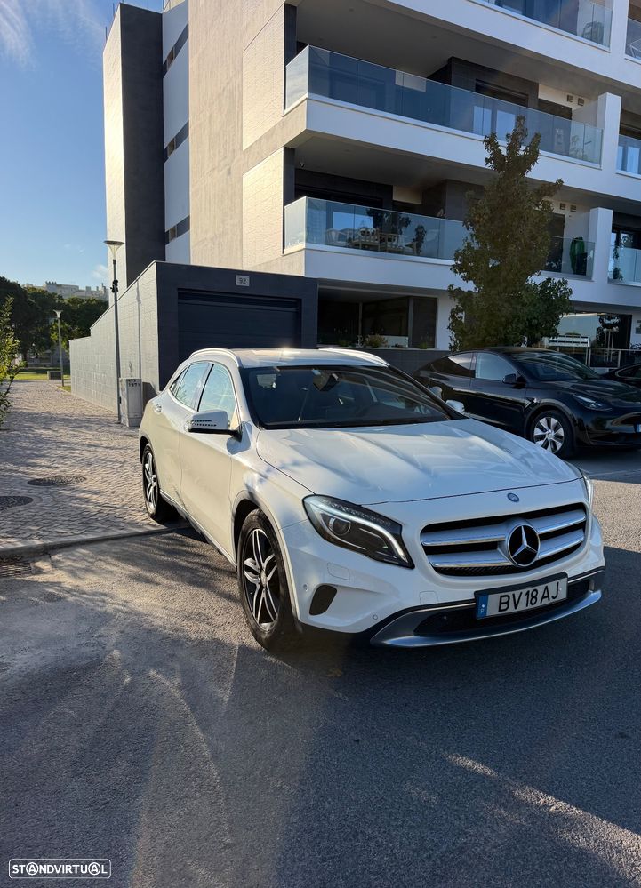 Mercedes-Benz GLA 200 (CDI) d 4Matic 7G-DCT Urban - 1