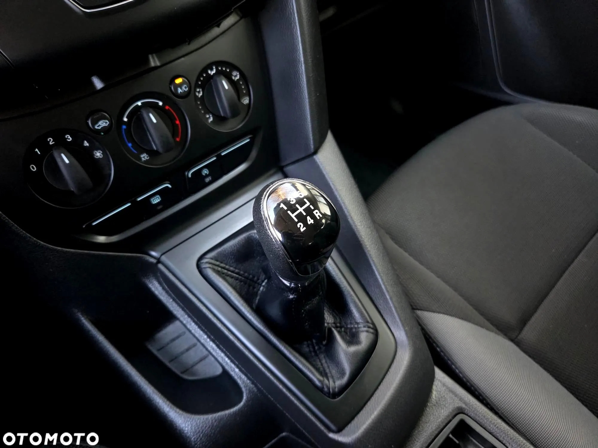 Ford Focus 1.0 EcoBoost Start-Stopp-System Champions Edition - 32