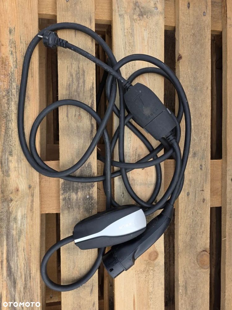 KABEL DO ŁADOWANIA TYPE 2 TESLA 1058220-02-E - 1