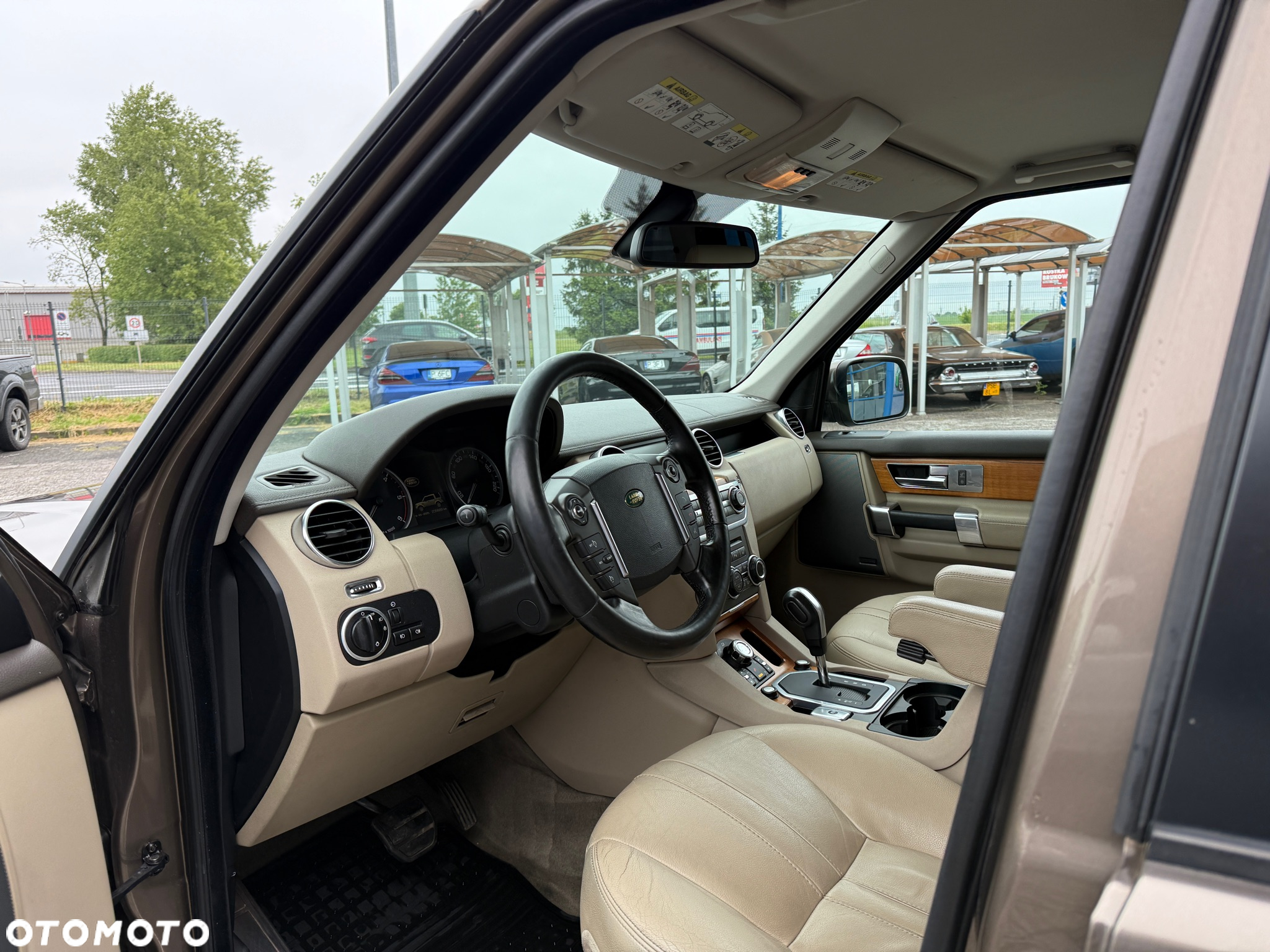 Land Rover Discovery IV 3.0D V6 HSE - 13