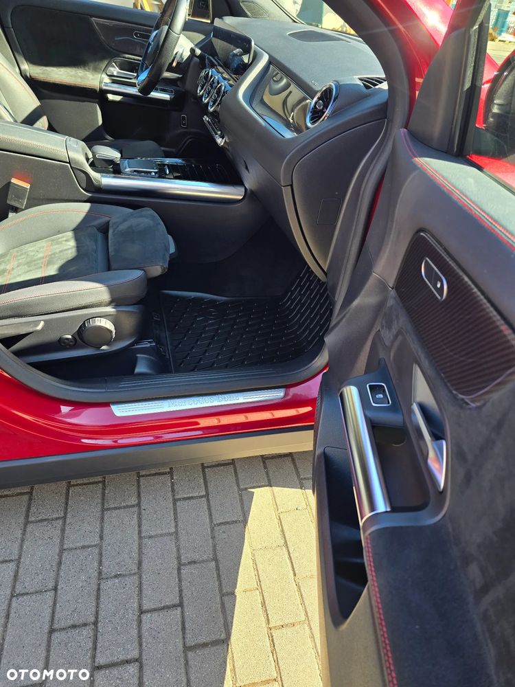 Mercedes-Benz GLA 200 AMG Line - 16