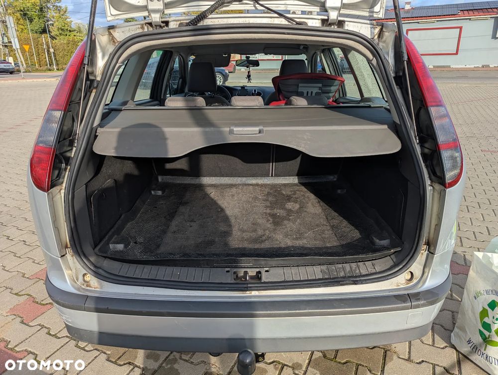 Ford Focus 1.8 TDCi Ambiente - 26