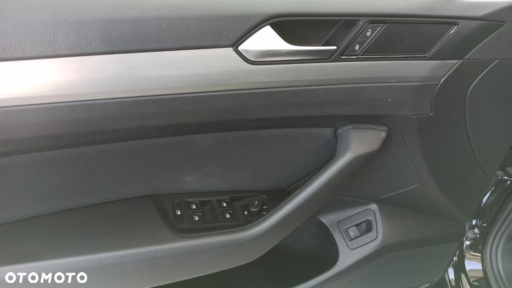 Volkswagen Passat 2.0 TDI BMT Comfortline - 15