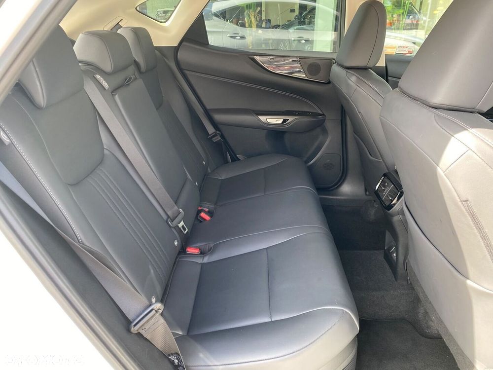 Lexus NX 350h Prestige 2WD - 24