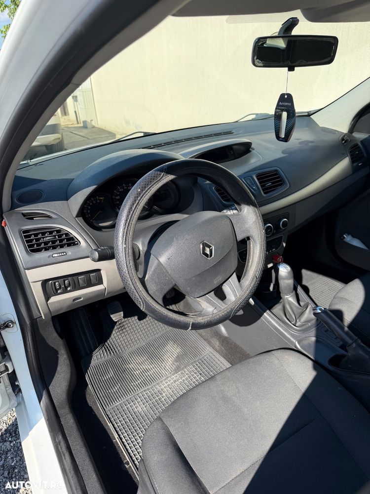 Renault Megane 1.6 16V Authentique - 6