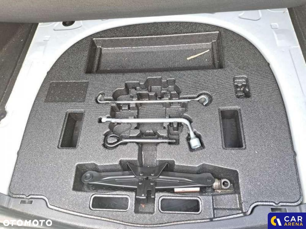 Toyota Camry - 36